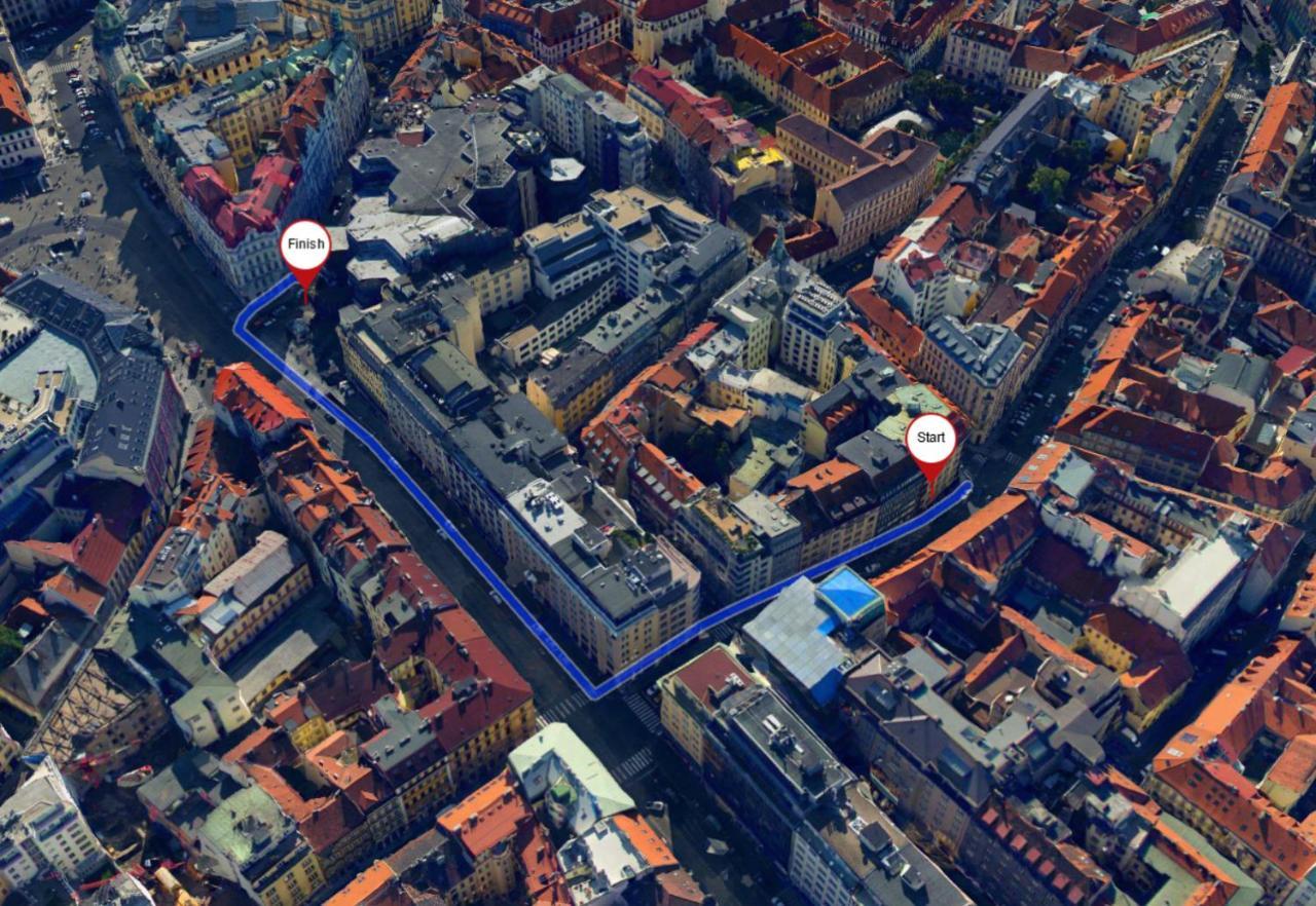 Loong Refresh Old Town Praha