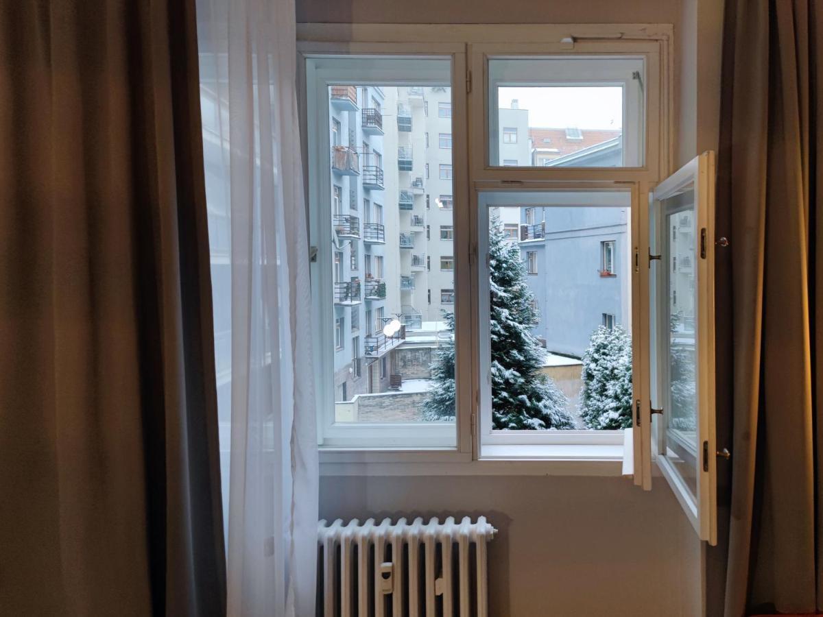 Loong Refresh Old Town Praha